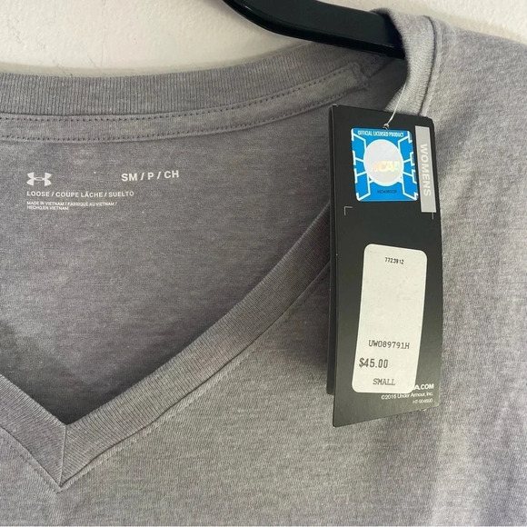Under Armour NCAA College World Series V-Neck T-shirt Size S NWT - Picture 5 of 6